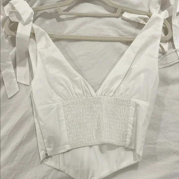 Elegant White Tie-Shoulder Tank Top - Picture 2 of 5